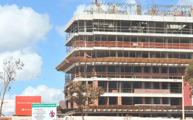 Retorno ao trabalho presencial vem impactando setor imobiliário, aponta pesquisa