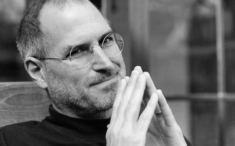Sandálias usadas por Steve Jobs são leiloadas por mais de R$ 1 milhão