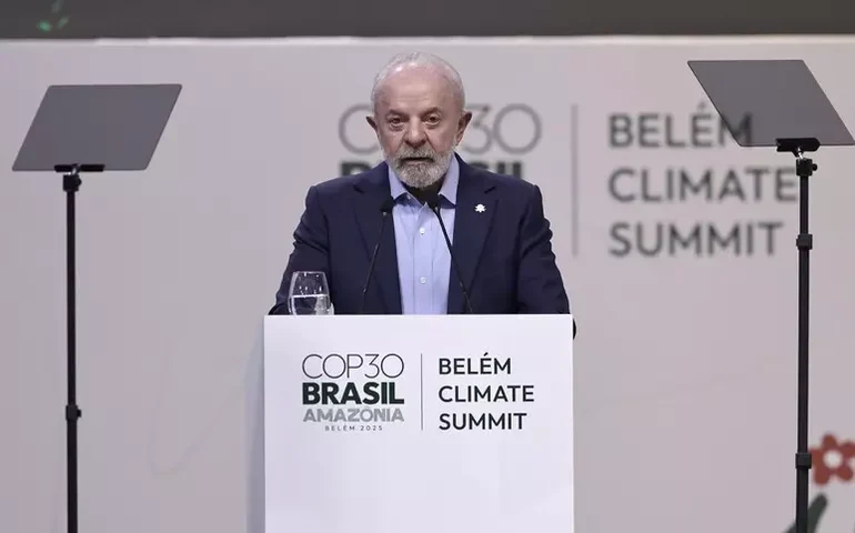 'Gastos com armas levarão a apocalipse climático', diz Lula