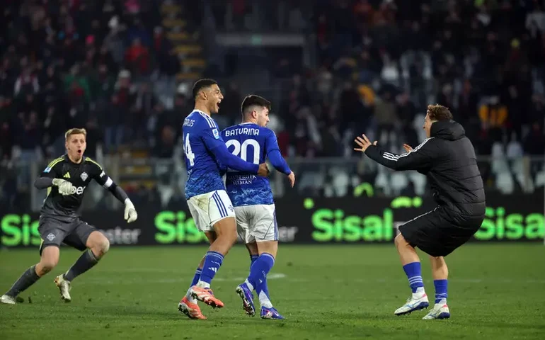 Bologna leva empate do Como nos acréscimos e amplia jejum na Série A