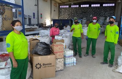 Governo entrega EPIs e material de limpeza a cooperativas e associações de catadores