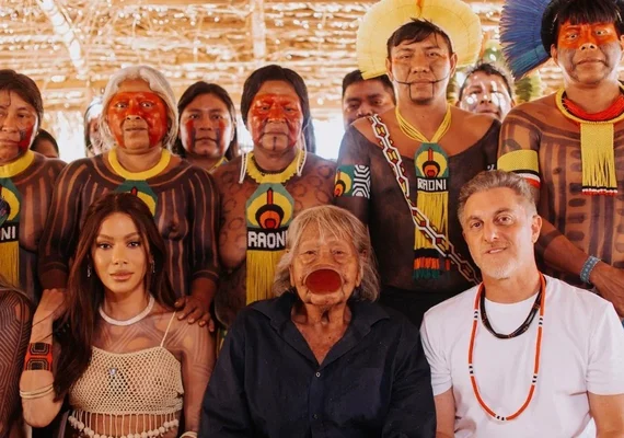 Vídeo de bastidores mostra Luciano Huck pedindo para indígenas “retirarem celulares” durante gravação no Xingu