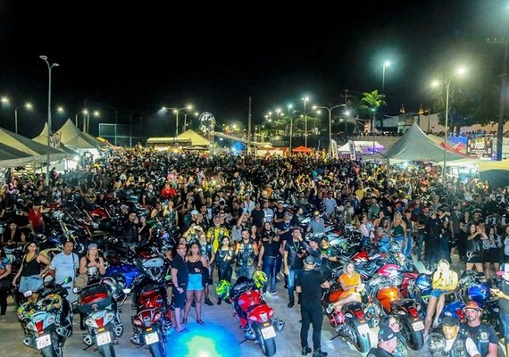 Realização de grandes eventos aquece economia de Penedo