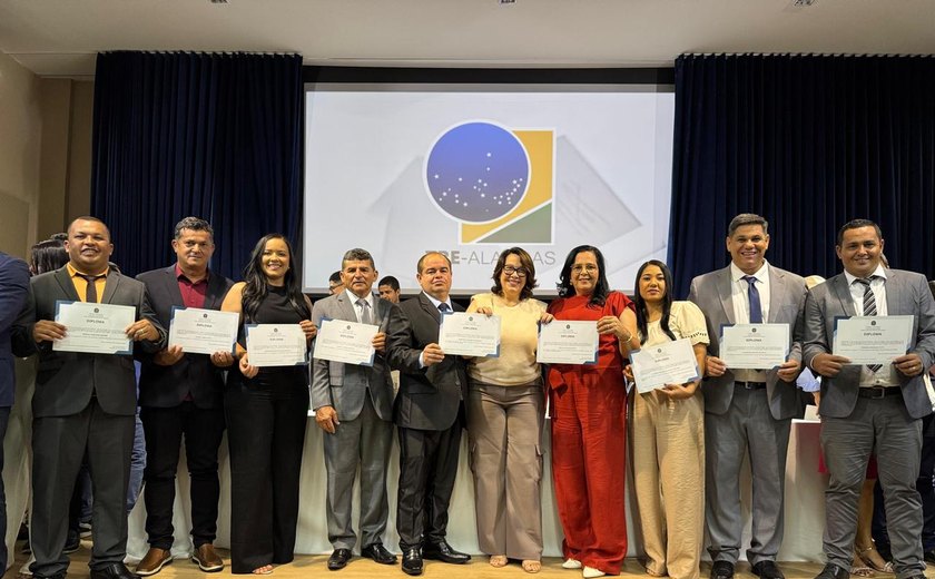 Prefeita Edilza Alves, o vice Jadielson e vereadores eleitos por Lagoa da Canoa são diplomados