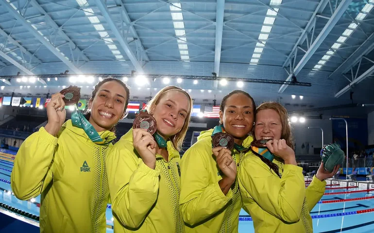 Paris 2024: Brasil se classifica nos revezamentos 4x100 metros livre