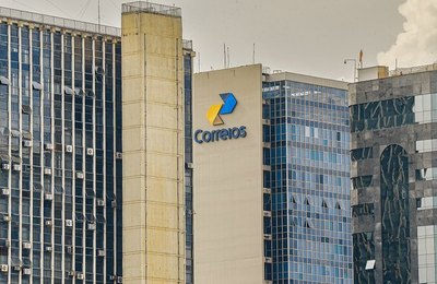 Sancionada Lei que prioriza contratação dos Correios e Telebras pela administração pública