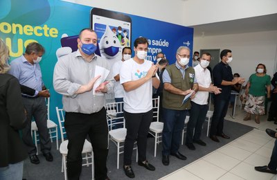 Prefeito Cacau recebe Ministro da Saúde para lançamento do programa federal Conecte-SUS