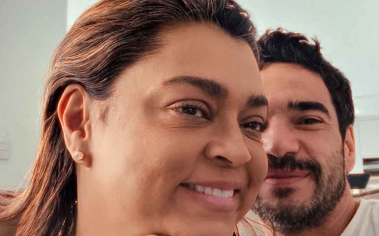 Caio Blat, que namorou Preta Gil, chora em velório