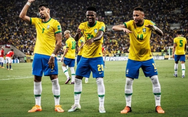 Neymar defende Vinicius Junior após fala racista e levanta hashtag #BailaViniJr