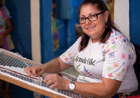 Projeto incentiva comercialização de artesanato no Pontal da Barra