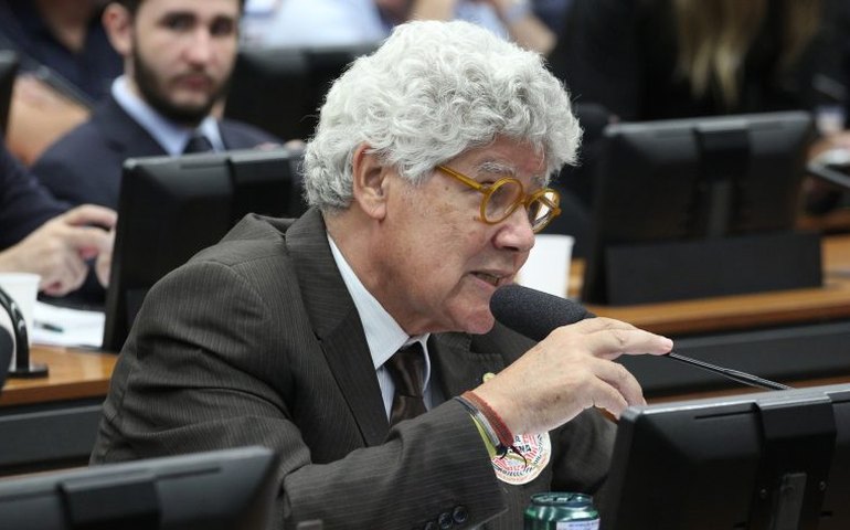 Comissão aprova garantia de inviolabilidade de tenda cigana