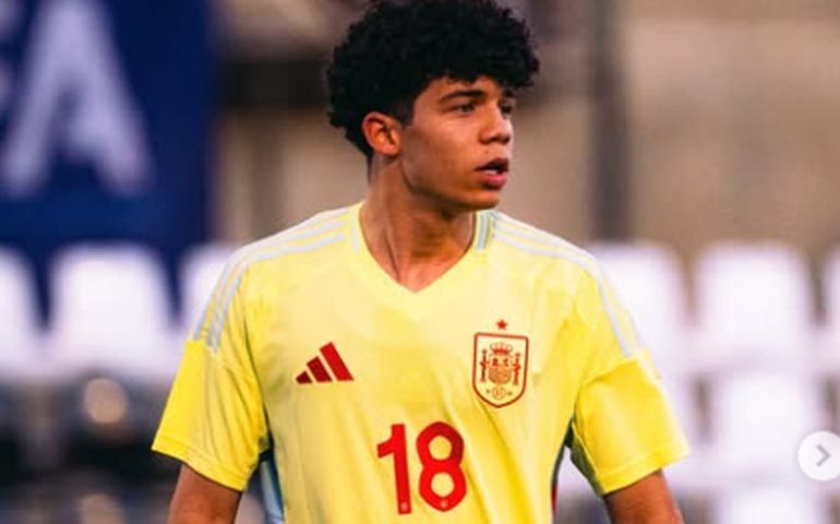 Filho de Marcelo dá assistência de letra em apenas cinco minutos pelo juvenil do Real Madrid