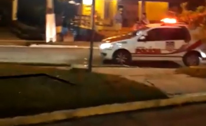 Imagem captada de vídeo que denuncia promotor por disparar contra vizinho
