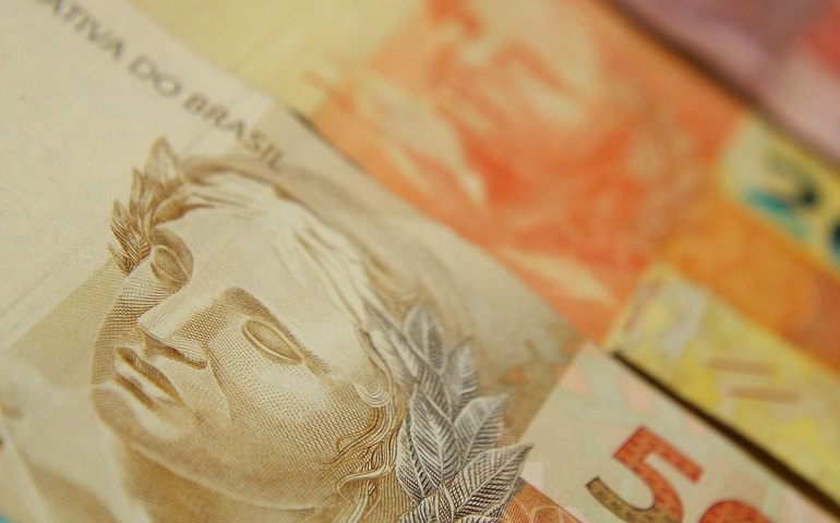 Orçamento de 2026 do governo prevê superávit da economia brasileira e salário mínimo de R$ 1.631