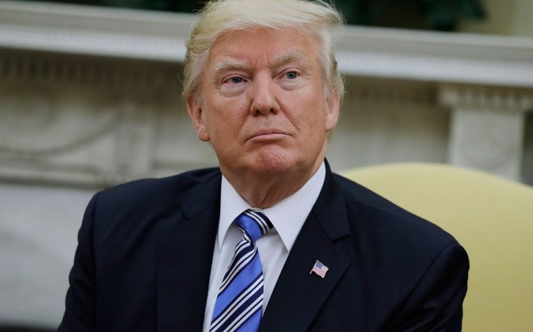 Apesar de pedidos, não tenho plano de me reunir com presidente do Irã, diz Trump