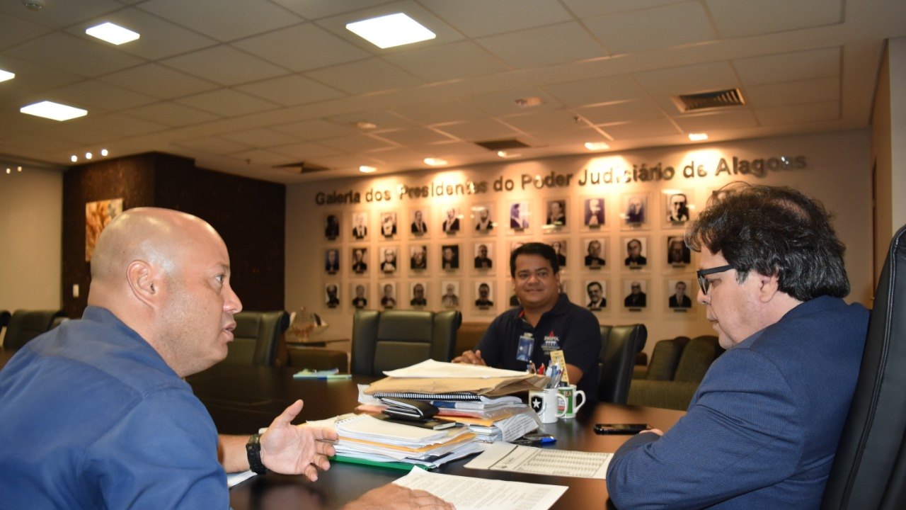 Sindpol se reúne com presidente do TJ, que se compromete a comunicar posicionamento do Governo na quinta-feira (27)