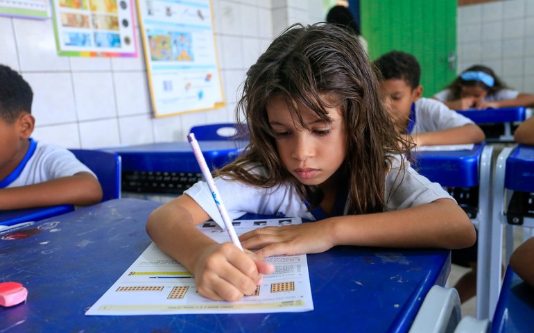 No Dia da Alfabetização, Alagoas comemora redução do analfabetismo e sucesso do Programa Criança Alfabetizada