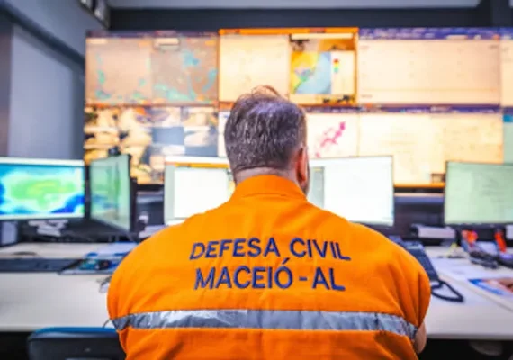 Defesa Civil emite alerta para risco de deslizamento em Maceió