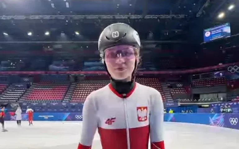 Jogos Olímpicos de Inverno: patinadora atingida por lâmina no rosto mostra cicatriz e relata sequelas