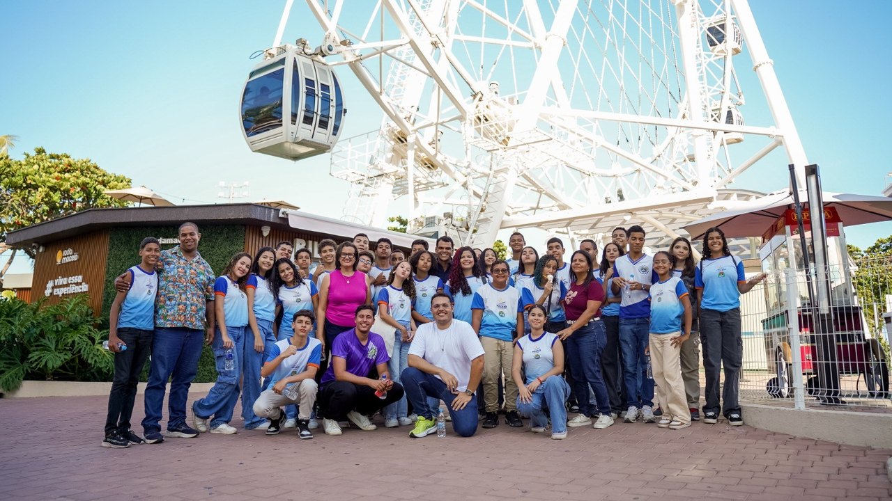 Alunos de escola municipal selecionada no projeto Estudantes em Movimento têm dia de lazer