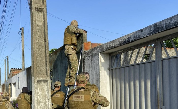 A operação ocorre em diversos pontos da cidade