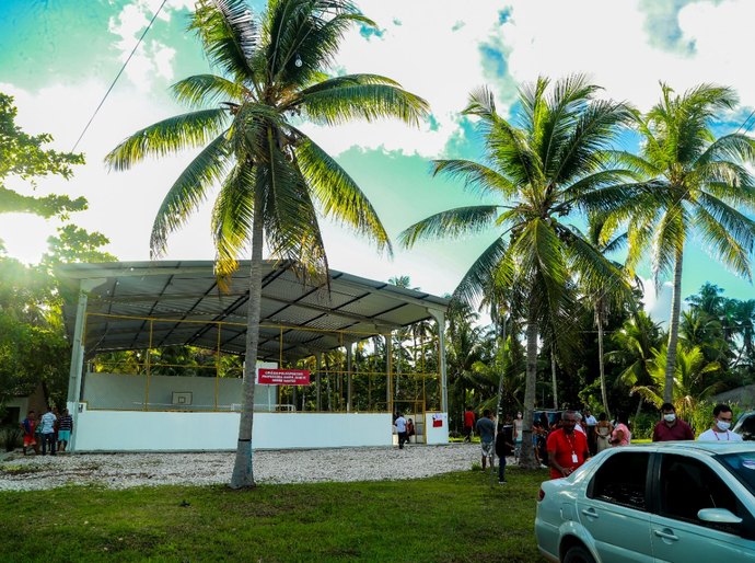 Prefeitura de Penedo inaugura ginásio poliesportivo no Povoado Marituba do Peixe