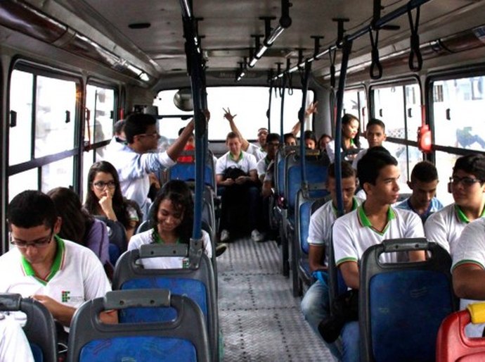 Rio Largo disponibiliza transporte para alunos do Ifal e de universidades