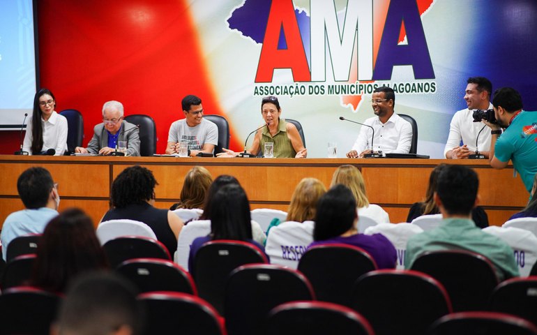  Gestores estaduais e municipais se reúnem para debater políticas públicas para o SUS 