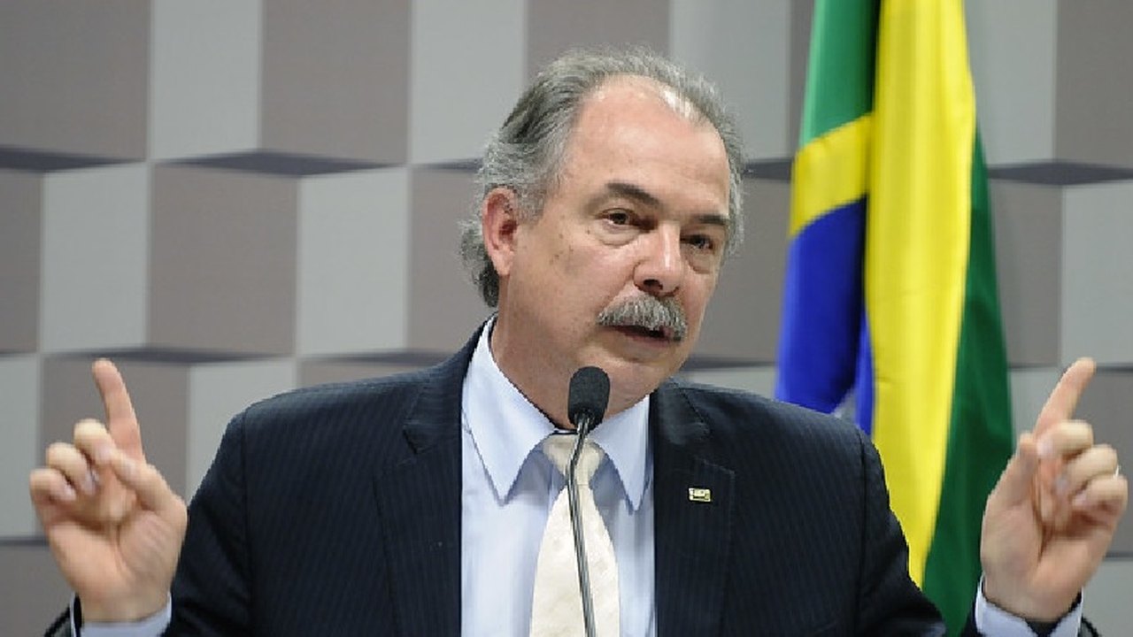 BNDES assinará hoje cheque de R$ 11 bi que serão devolvidos ao Tesouro, diz Mercadante