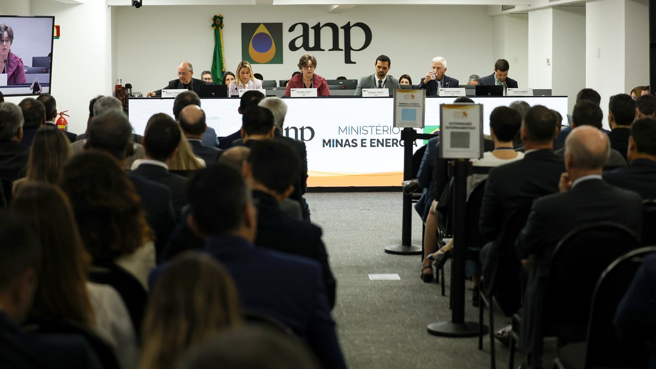 Leilão da ANP arrecada R$ 3 bilhões com a venda de 49 blocos