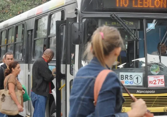 Transporte de passageiros recua 7% em maio ante abril, afirma IBGE