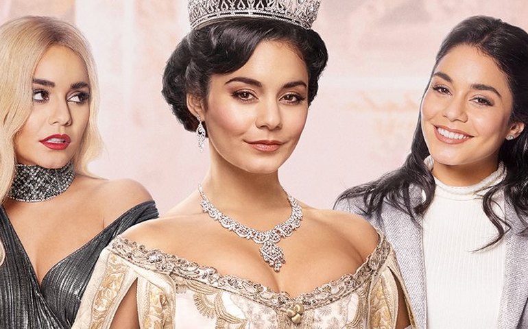 Dose tripla de Vanessa Hudgens no Natal
