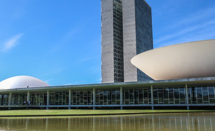 Texto original previa apenas recursos para os ministérios
