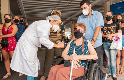 Maceió retoma aplicação da dose de reforço com vacina da Janssen