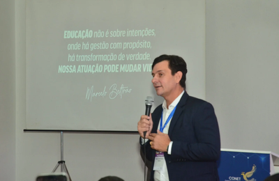 Marcelo Beltrão apresenta caso de Coruripe em congresso nacional de educação em Gramado/RS