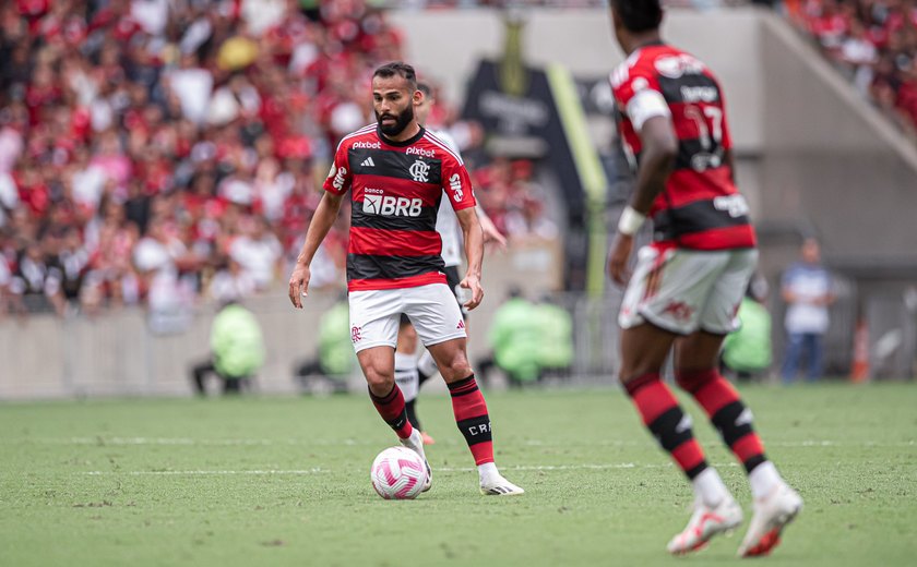 Flamengo vence o Fortaleza e fica a seis pontos da liderança