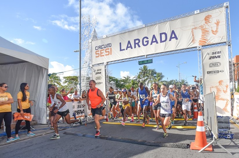 Circuito de Corrida Sesi reúne 2,5 mil atletas em Maceió e premia campeões