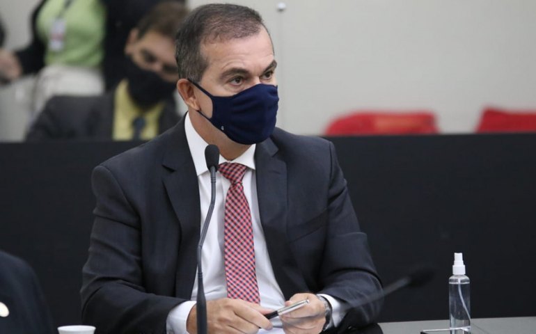 Projeto de Lei determina a obrigatoriedade da apresentação do cartão de vacinação em espaços públicos e privados