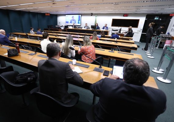 Câmara aprova regime de urgência para seis projetos