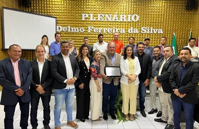Médico Oswaldo Gomes de Barros Filho recebe título de cidadão honorário de Novo Lino