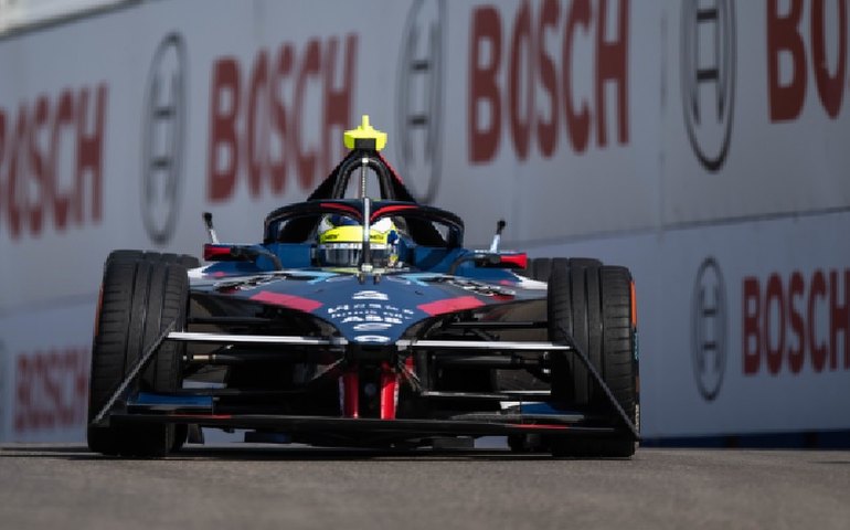 Brasileiros da F-E elogiam pista da África do Sul, mas freiam euforia com carro