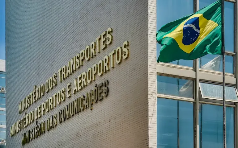 Ministério dos Transportes fecha acordo de repactuação com a Régis Bittencourt