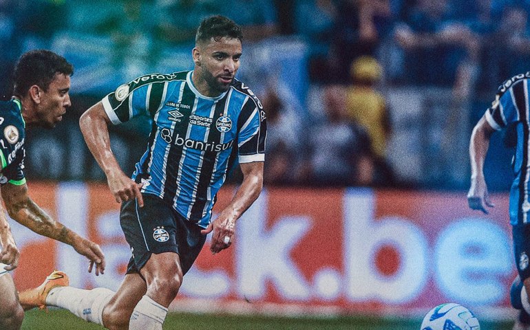 Palmeiras toma gol no início, sofre com pouca efetividade e perde para o Grêmio em Porto Alegre