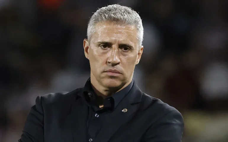 São Paulo passa vergonha no Maracanã e perde de seis para o Fluminense de Zubeldía