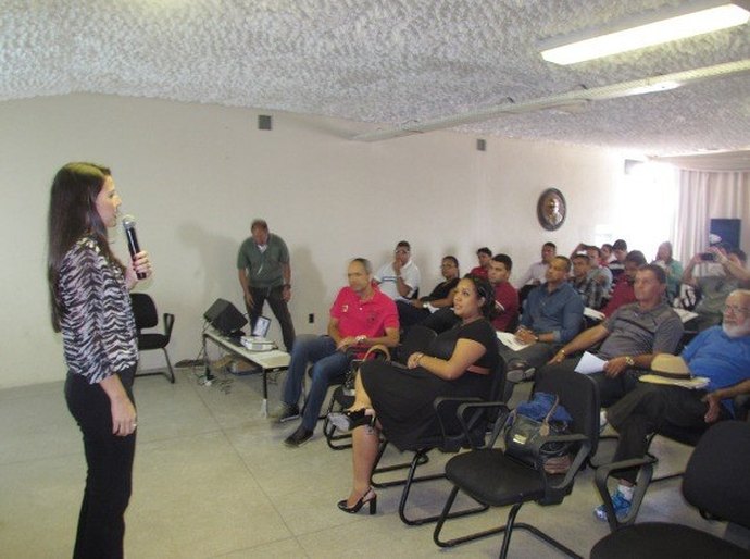 Técnicos do Ministério do Esporte apresentam convênios para gestores esportivos