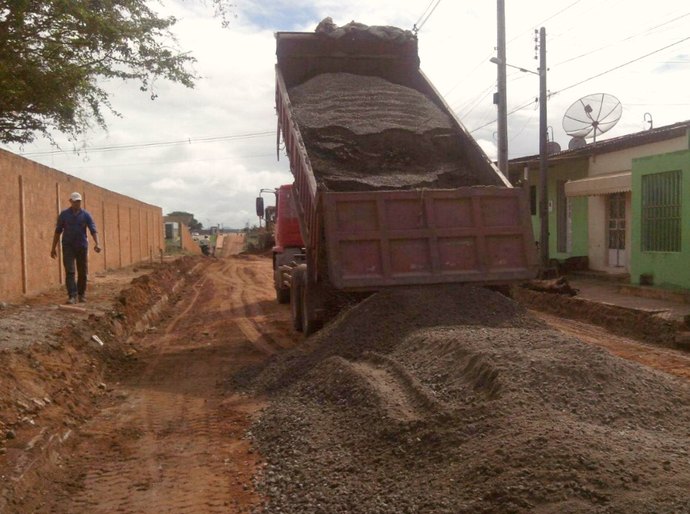 Rua Miguel Tertuliano em Arapiraca recebe melhorias no Zélia Barbosa