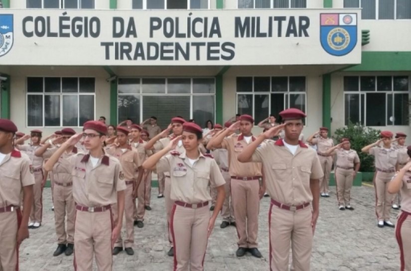 Direção do Colégio Tiradentes esclarece cobrança de taxas de inscrição