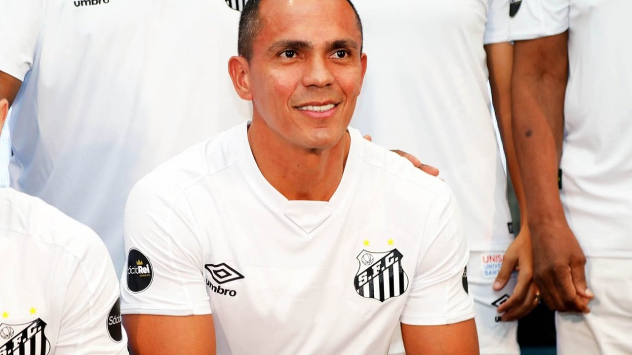 Ídolo santista, Giovanni será auxiliar técnico de interino no domingo