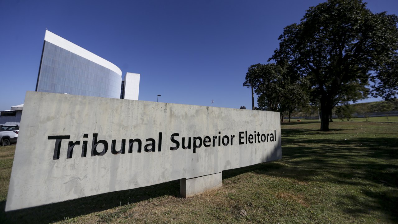 TSE cria conselho para monitorar desinformação e IA nas eleições
