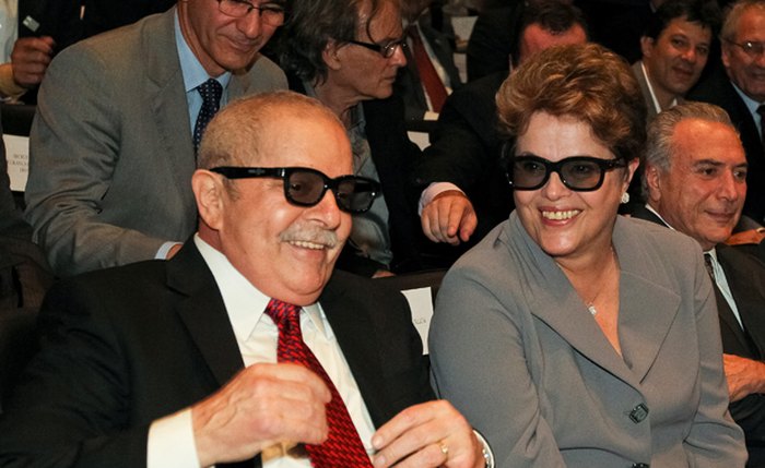 Lula e Dilma participam de lançamento de filme em Brasília